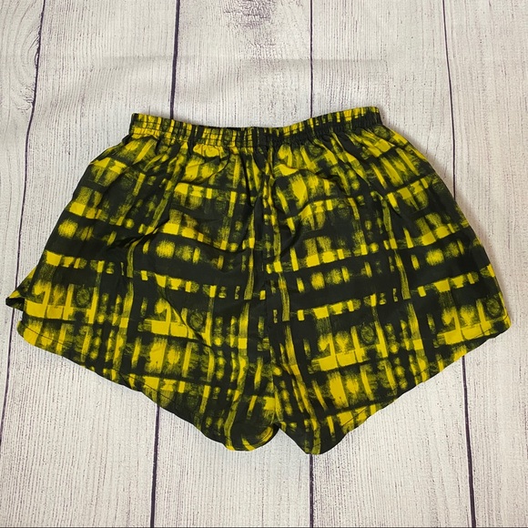 🌟Nike Athletic Running Shorts Yellow Black - Picture 4 of 8